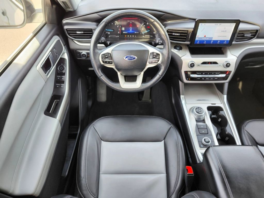 Certified 2022 Ford Explorer XLT w/ Equipment Group 202A image 13