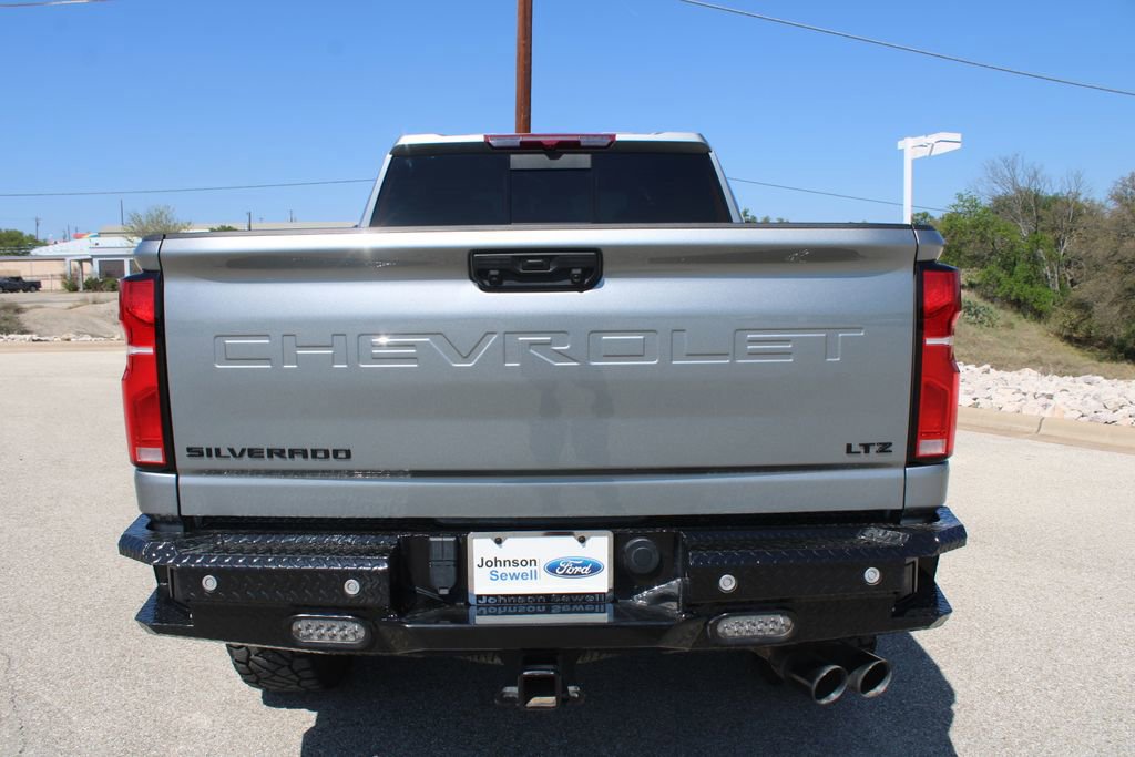 Used 2025 Chevrolet Silverado 2500 LTZ w/ LTZ Convenience Package image 3