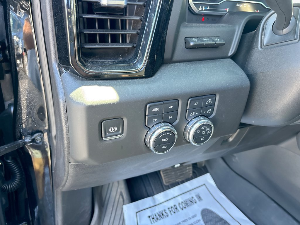 Used 2025 GMC Sierra 2500 AT4 w/ Technology Package AWD/4WD image 29