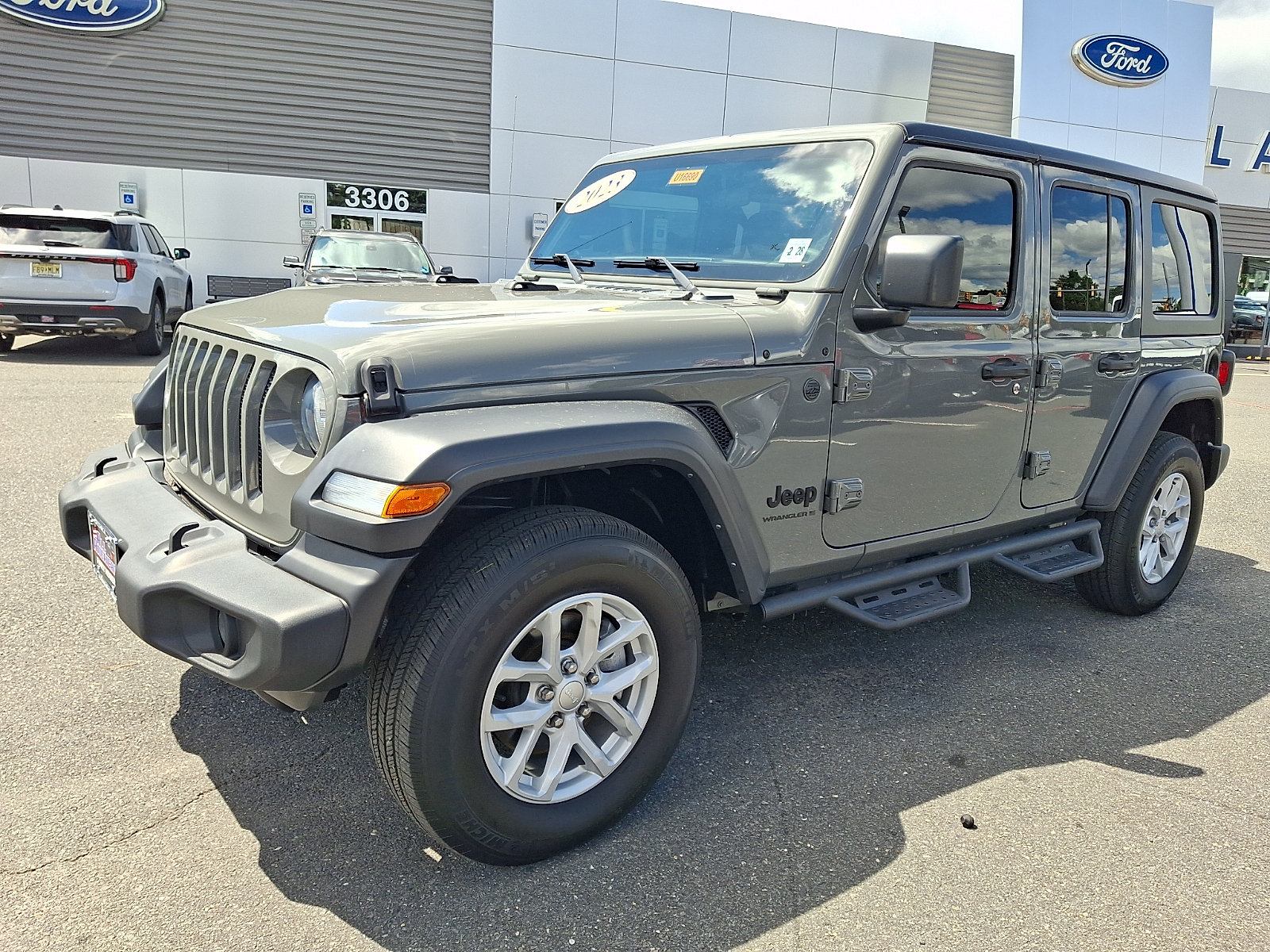 Used 2023 Jeep Wrangler Unlimited Sport AWD/4WD image 5