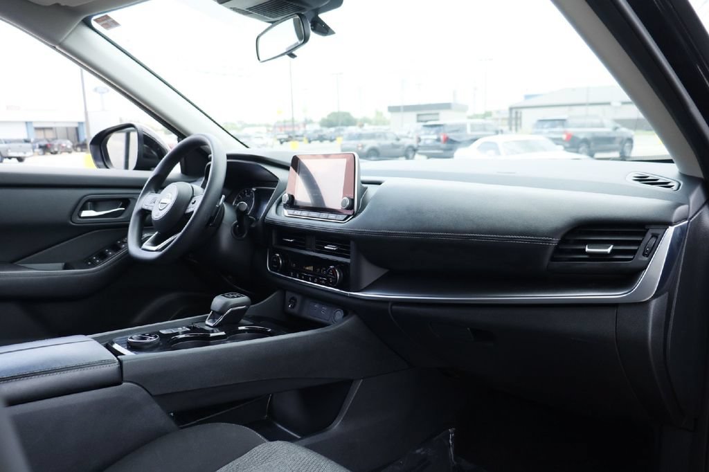 Used 2024 Nissan Rogue SV AWD/4WD image 15