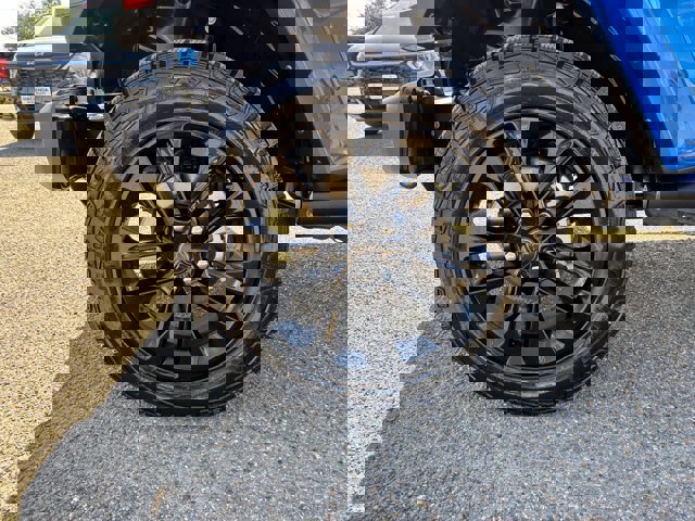 Used 2025 Jeep Gladiator Sport image 8