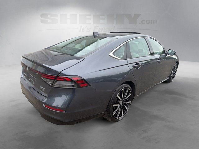 Used 2023 Honda Accord Touring image 12