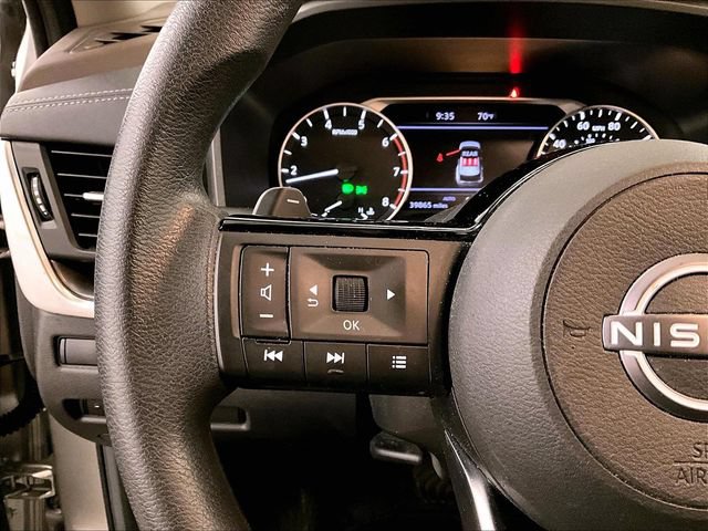 Used 2023 Nissan Rogue SV AWD/4WD image 17