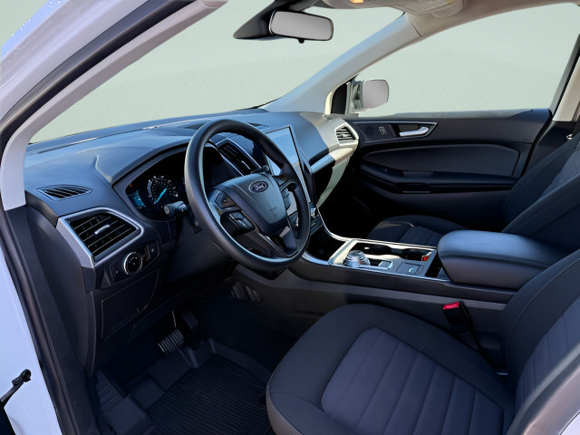 Certified 2024 Ford Edge SE w/ Black Appearance Package AWD/4WD image 4