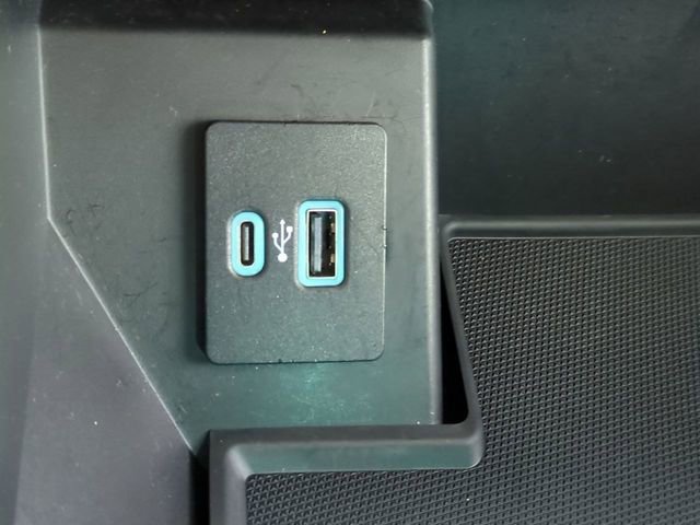 Certified 2021 Ford F150 Lariat w/ Equipment Group 502A High image 23