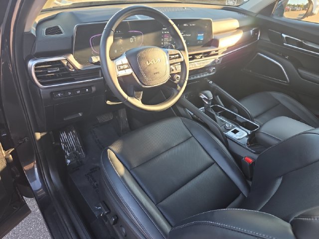Used 2025 Kia Telluride S FWD image 11