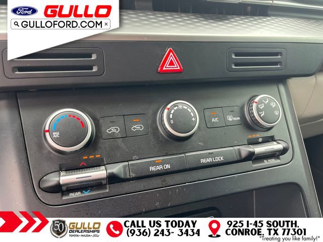 Used 2023 Kia Carnival LX FWD image 27