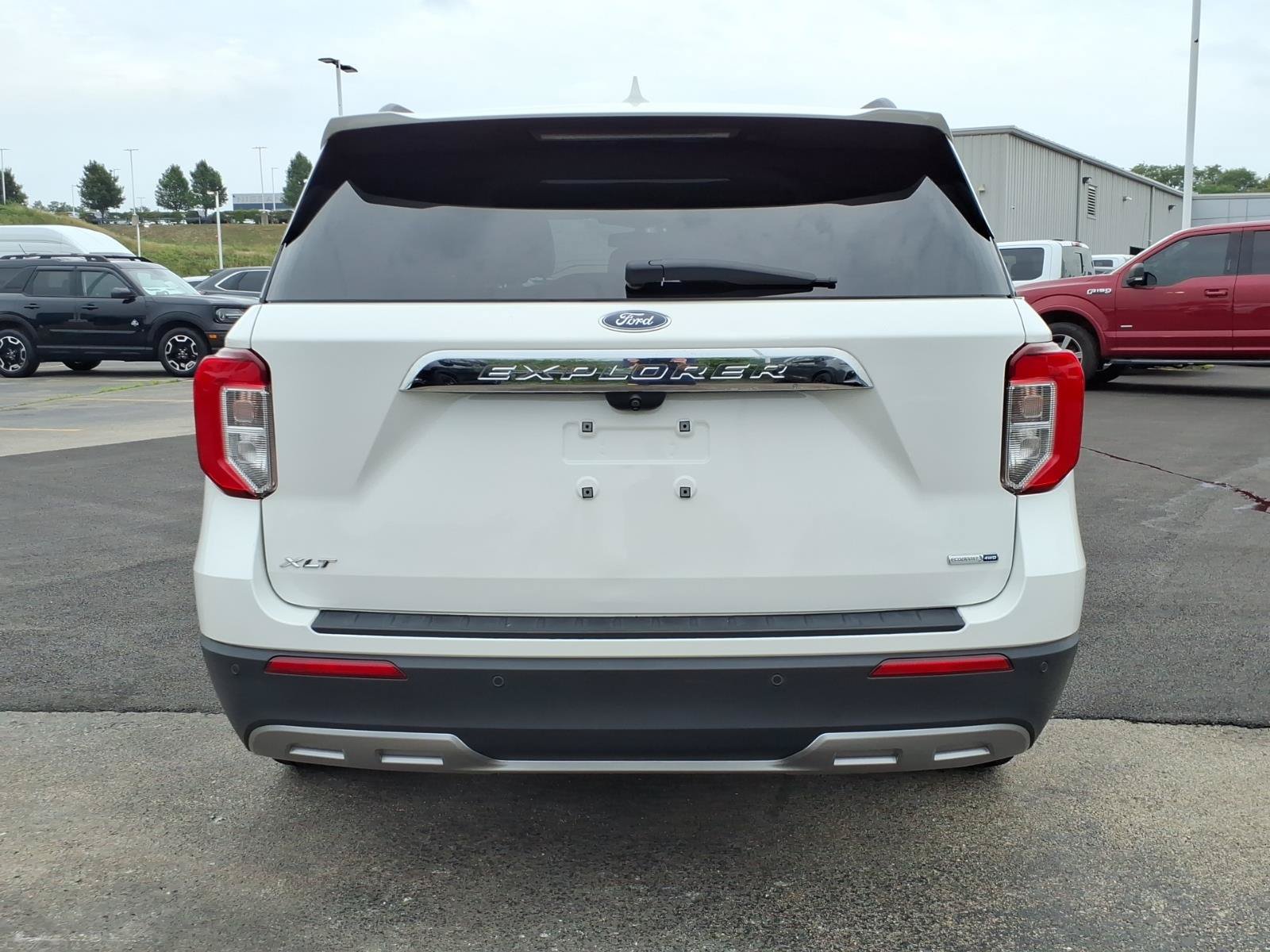 Certified 2020 Ford Explorer XLT w/ Equipment Group 202A AWD/4WD image 5