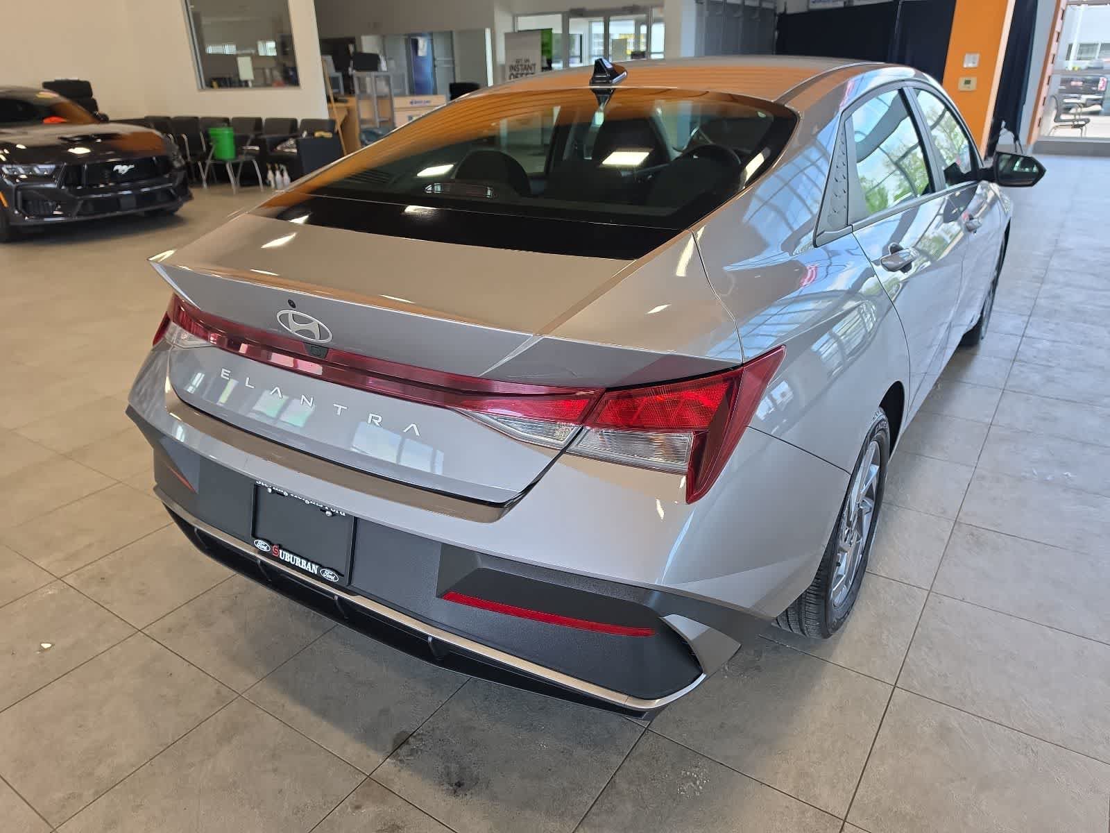 Used 2024 Hyundai Elantra SEL FWD image 8