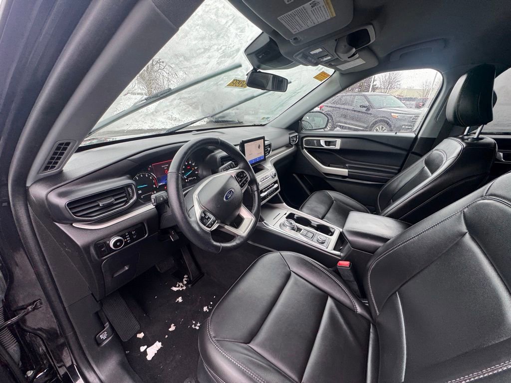 Certified 2023 Ford Explorer XLT w/ Equipment Group 202A image 15