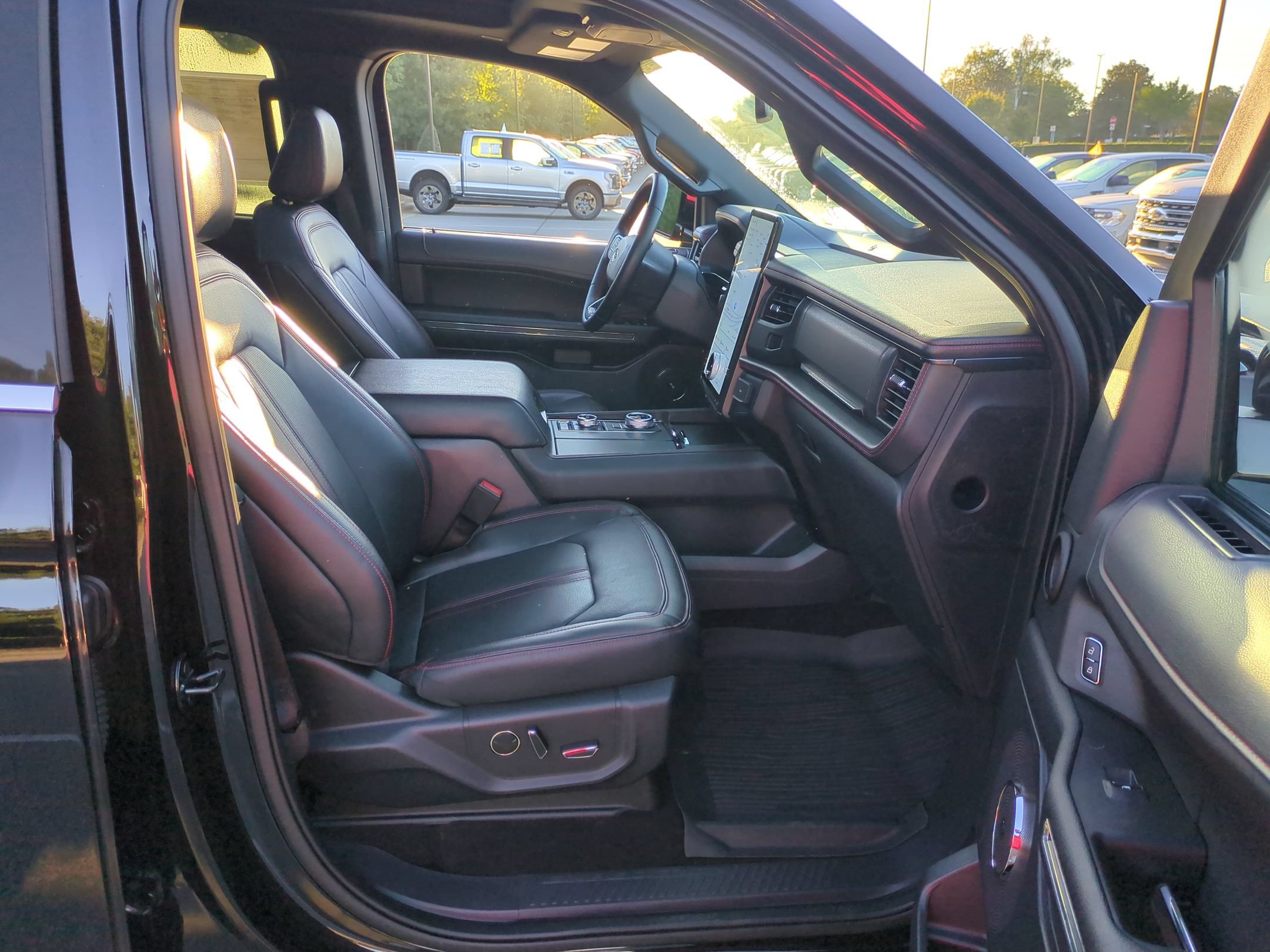 Certified 2023 Ford Expedition Limited AWD/4WD image 39