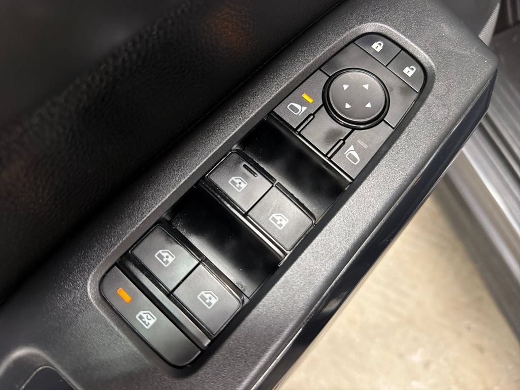Used 2023 Nissan Pathfinder SV FWD image 17