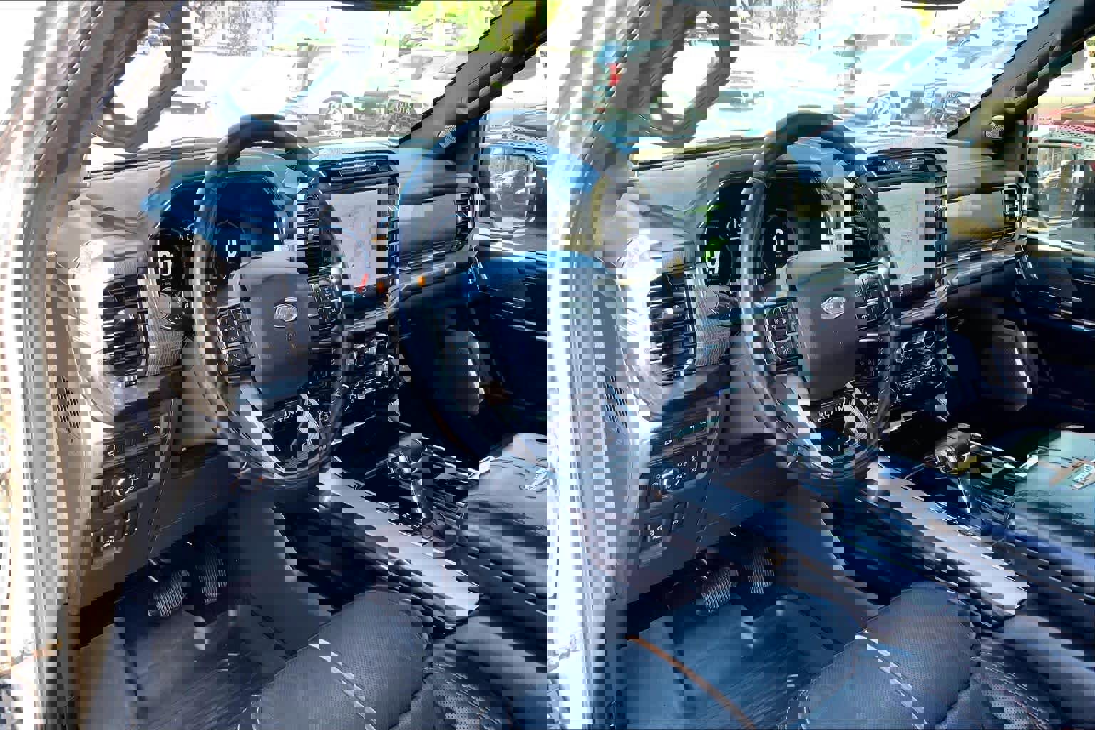 Certified 2021 Ford F150 Platinum w/ Equipment Group 701A High image 16