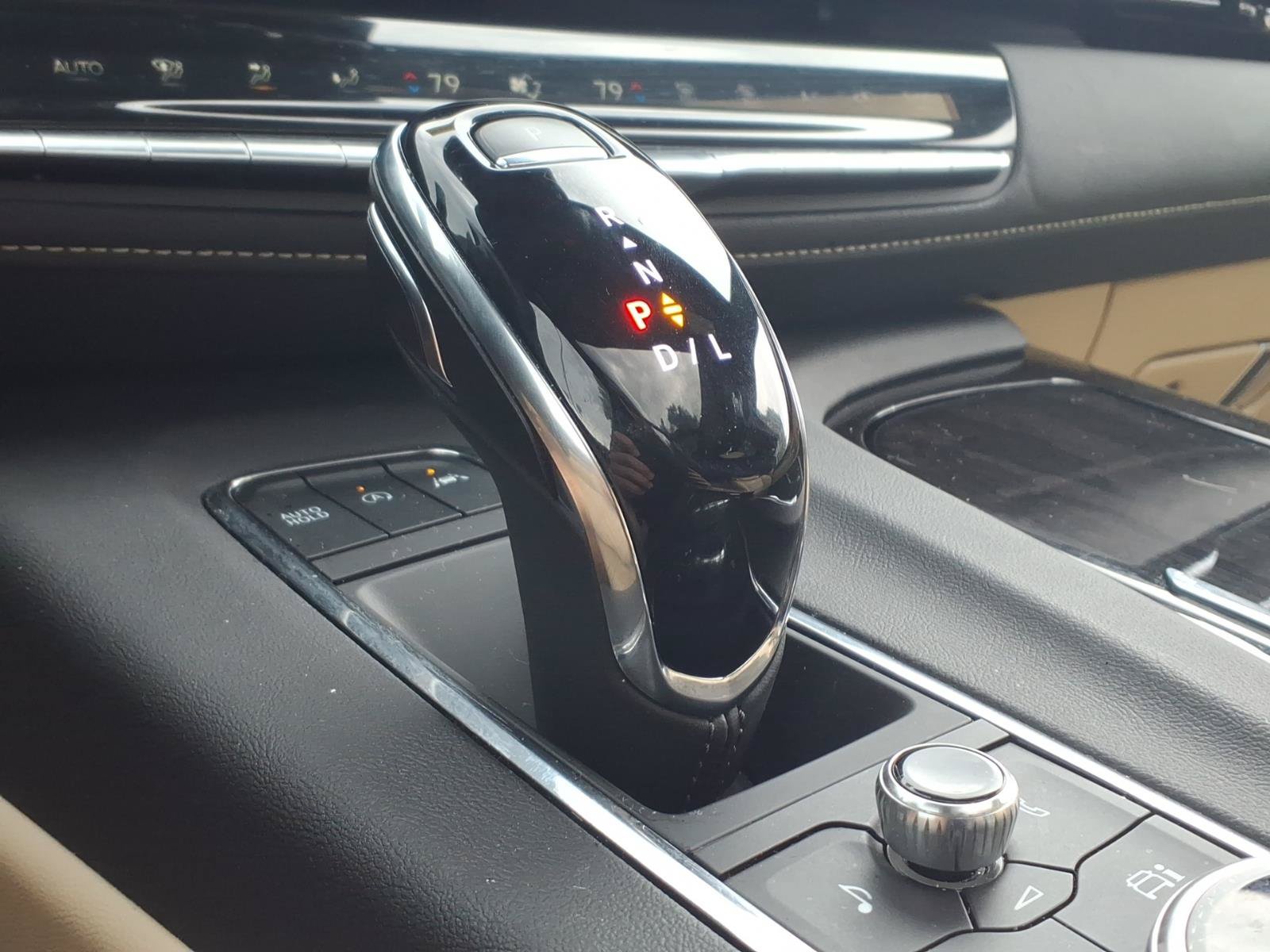 Used 2023 Cadillac Escalade Premium Luxury w/ LPO, Floor Liner Package AWD/4WD image 16