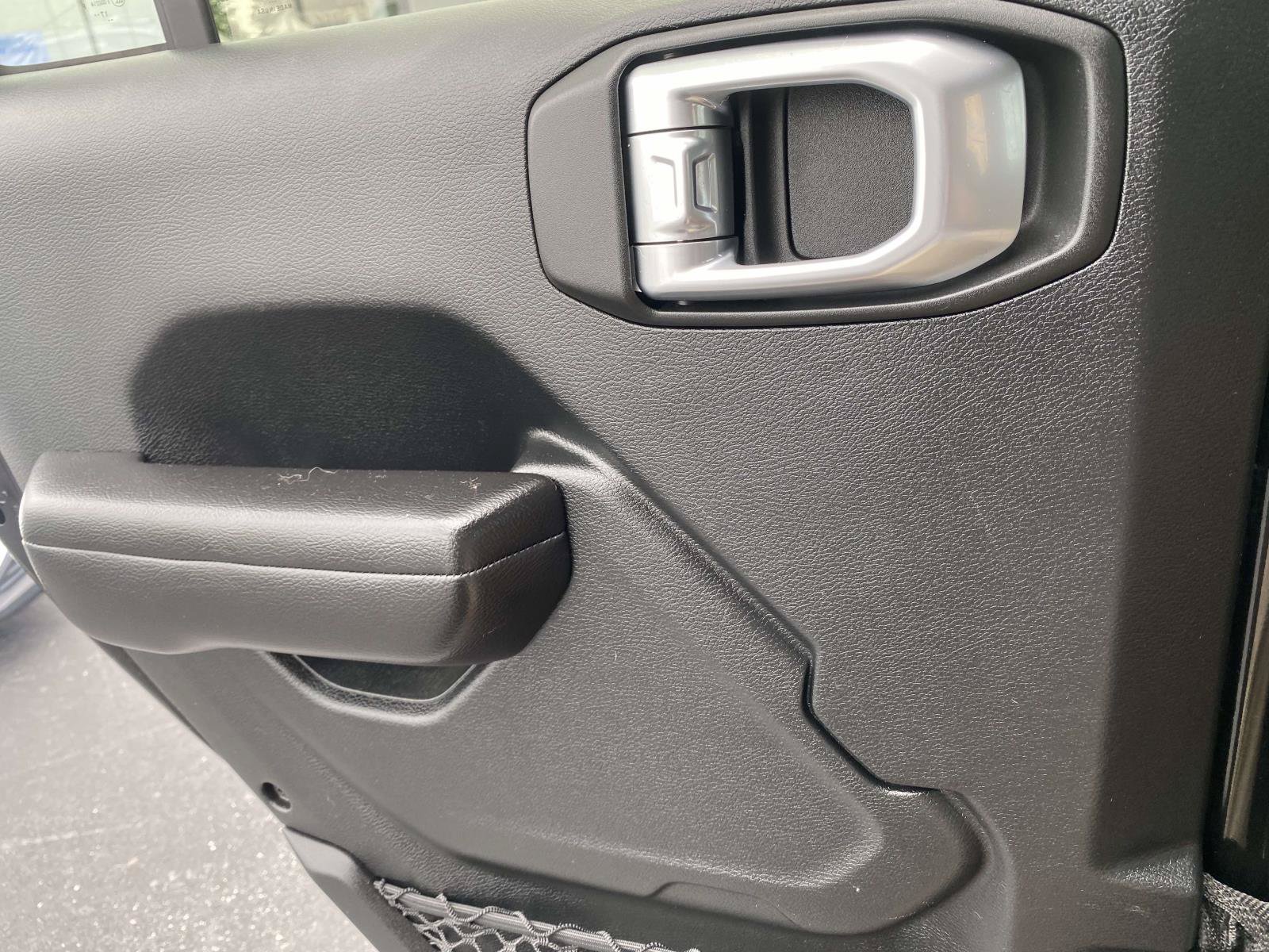 Used 2018 Jeep Wrangler Unlimited Sport S AWD/4WD image 14