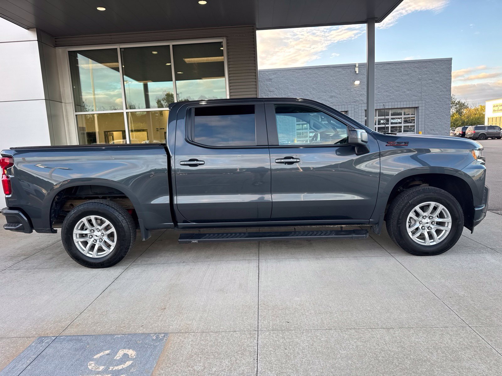 Used 2021 Chevrolet Silverado 1500 RST w/ Z71 Off-Road Package AWD/4WD image 9