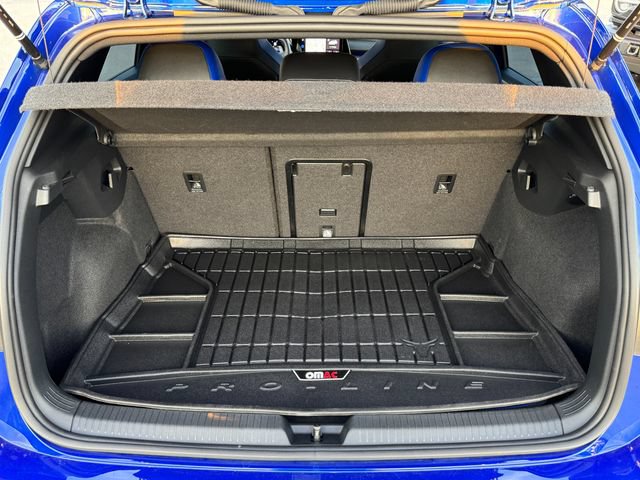 Used 2024 Volkswagen Golf R AWD/4WD image 18