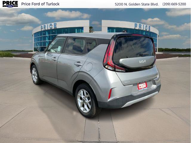 Used 2023 Kia Soul LX w/ Option Group 015 FWD image 7