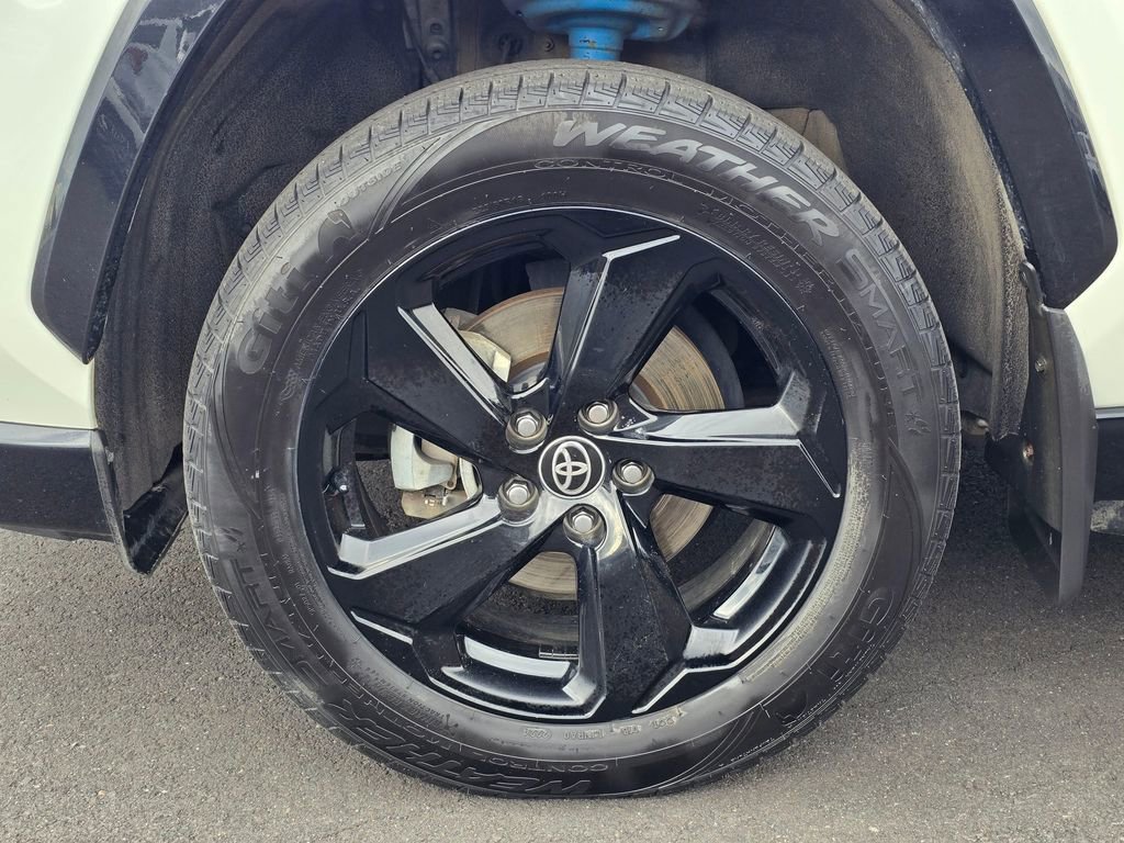 Used 2021 Toyota RAV4 XSE image 8