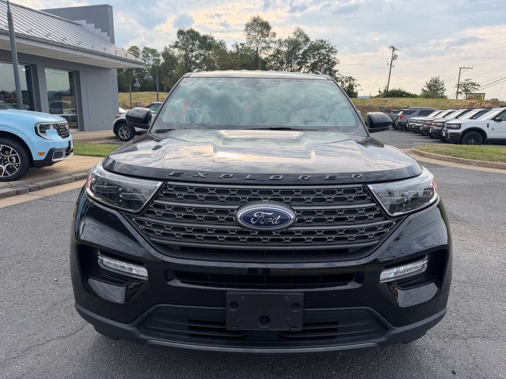 Certified 2023 Ford Explorer XLT w/ Equipment Group 202A AWD/4WD image 8