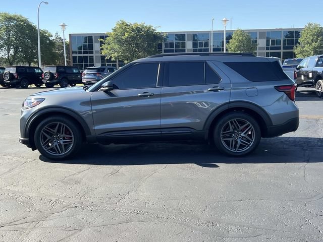 Certified 2025 Ford Explorer ST AWD/4WD image 2