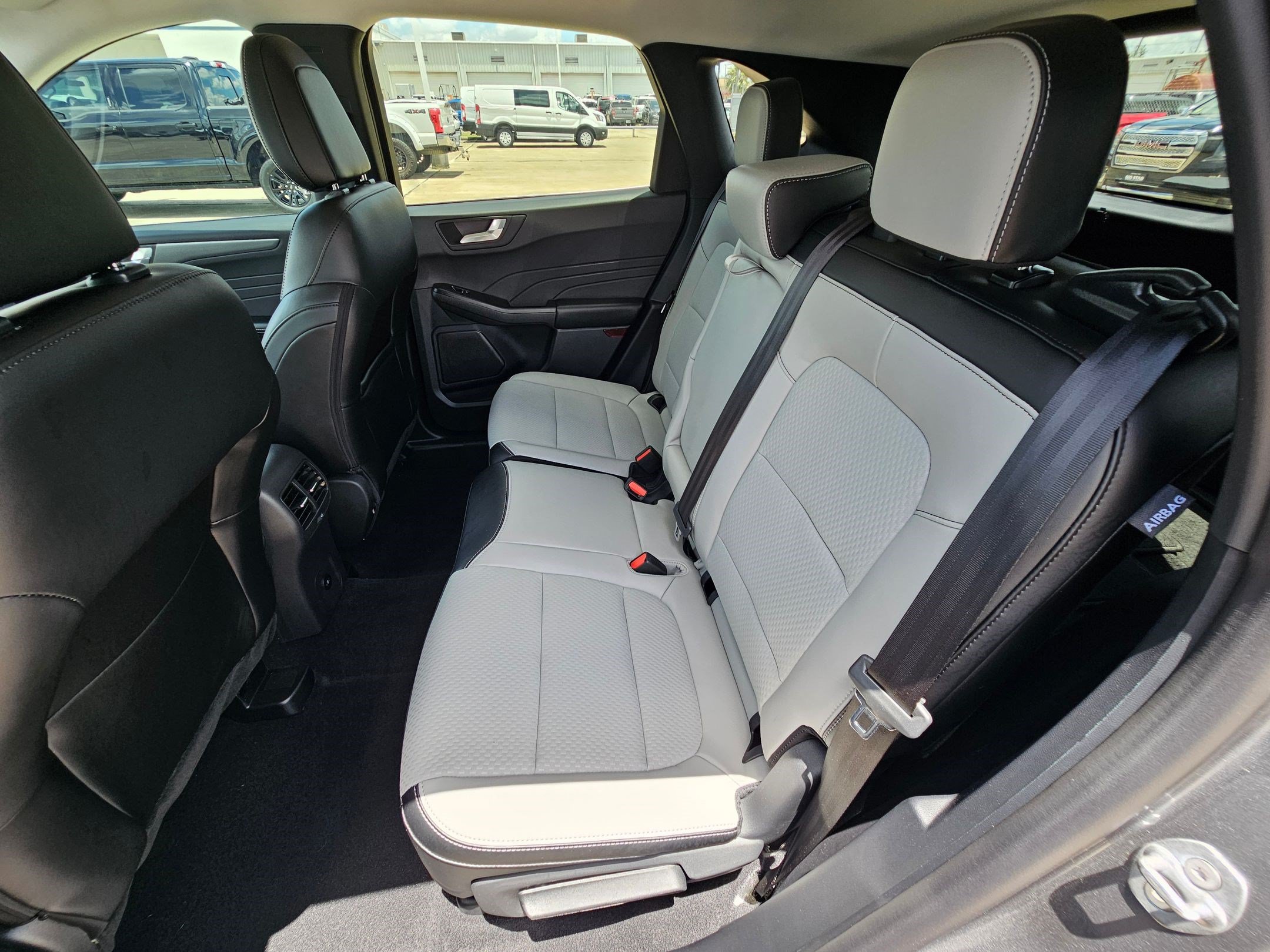 Certified 2025 Ford Escape SE FWD image 29