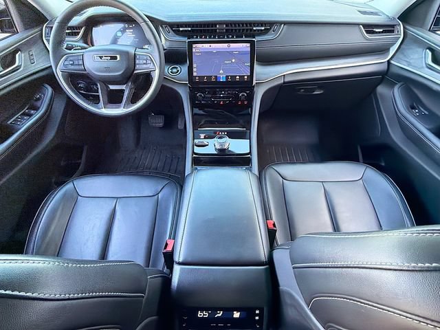 Used 2023 Jeep Grand Cherokee L Limited AWD/4WD image 9