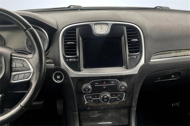 Used 2019 Chrysler 300 Limited image 8