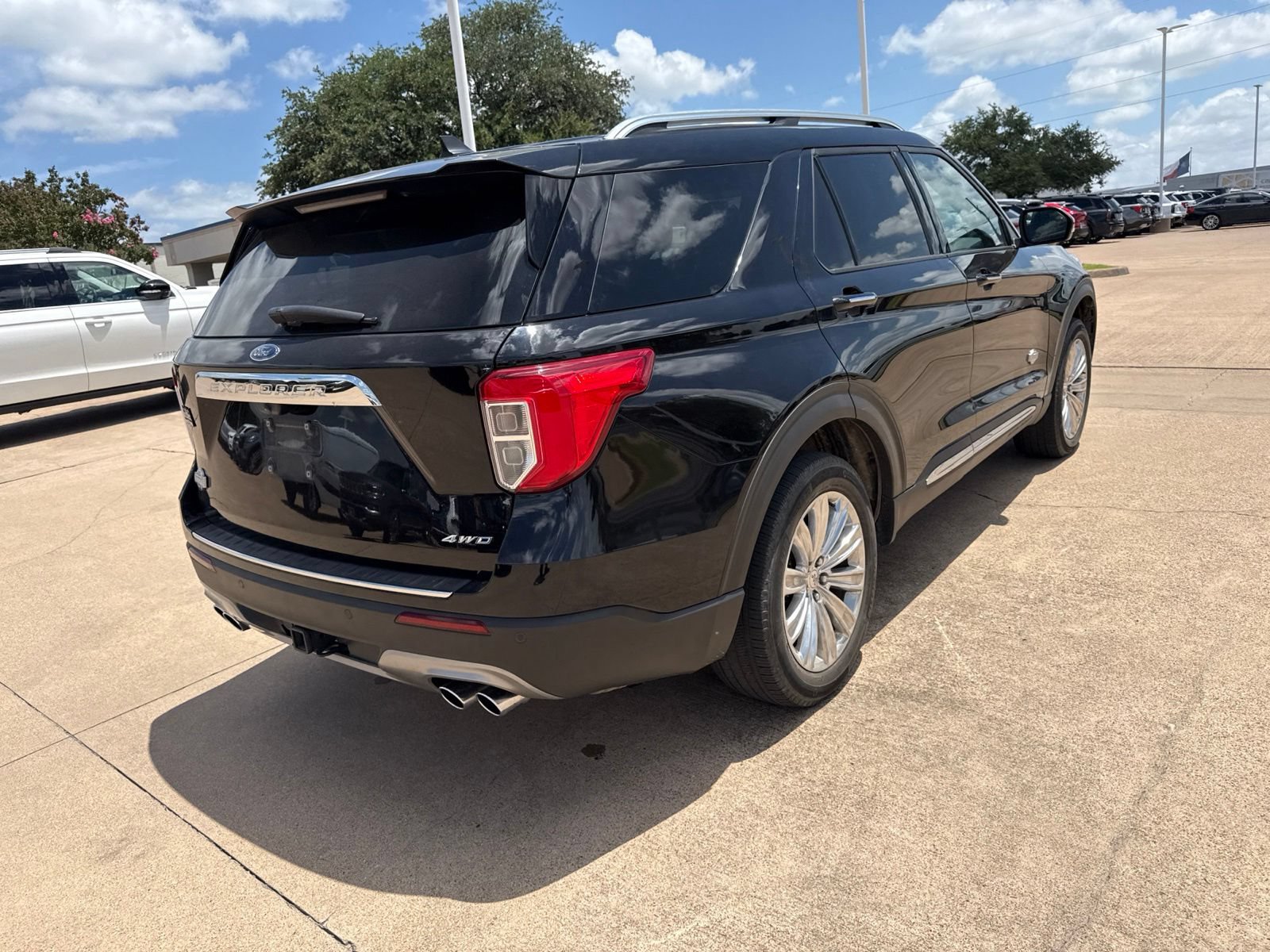 Certified 2023 Ford Explorer King Ranch w/ Technology Package AWD/4WD image 7