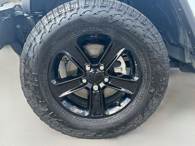 Used 2019 Jeep Wrangler Unlimited Sahara AWD/4WD image 24