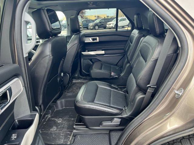 Certified 2021 Ford Explorer Limited w/ Hybrid Equipment Group 310A AWD/4WD image 17