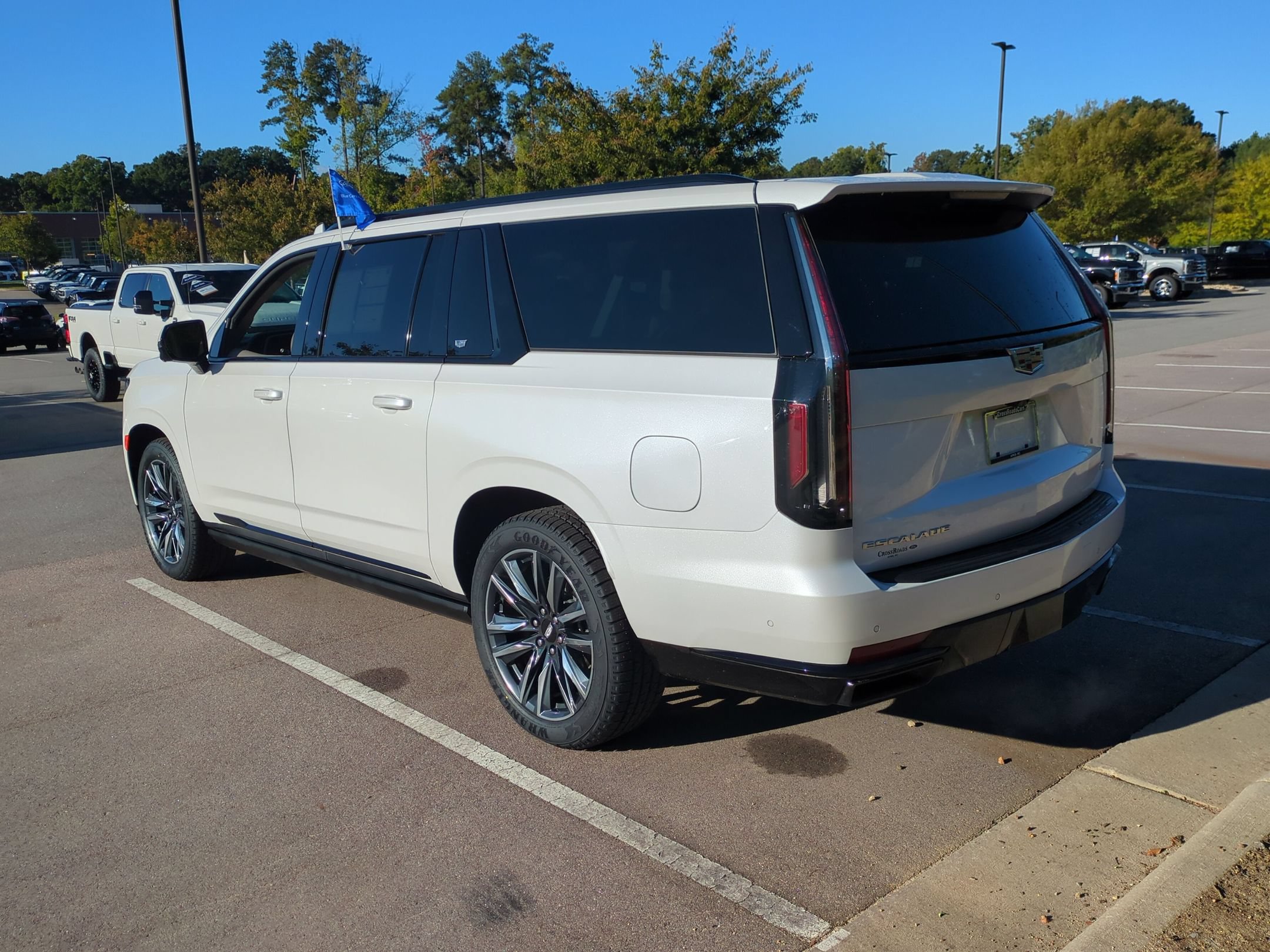 Used 2024 Cadillac Escalade ESV Sport Platinum AWD/4WD image 6