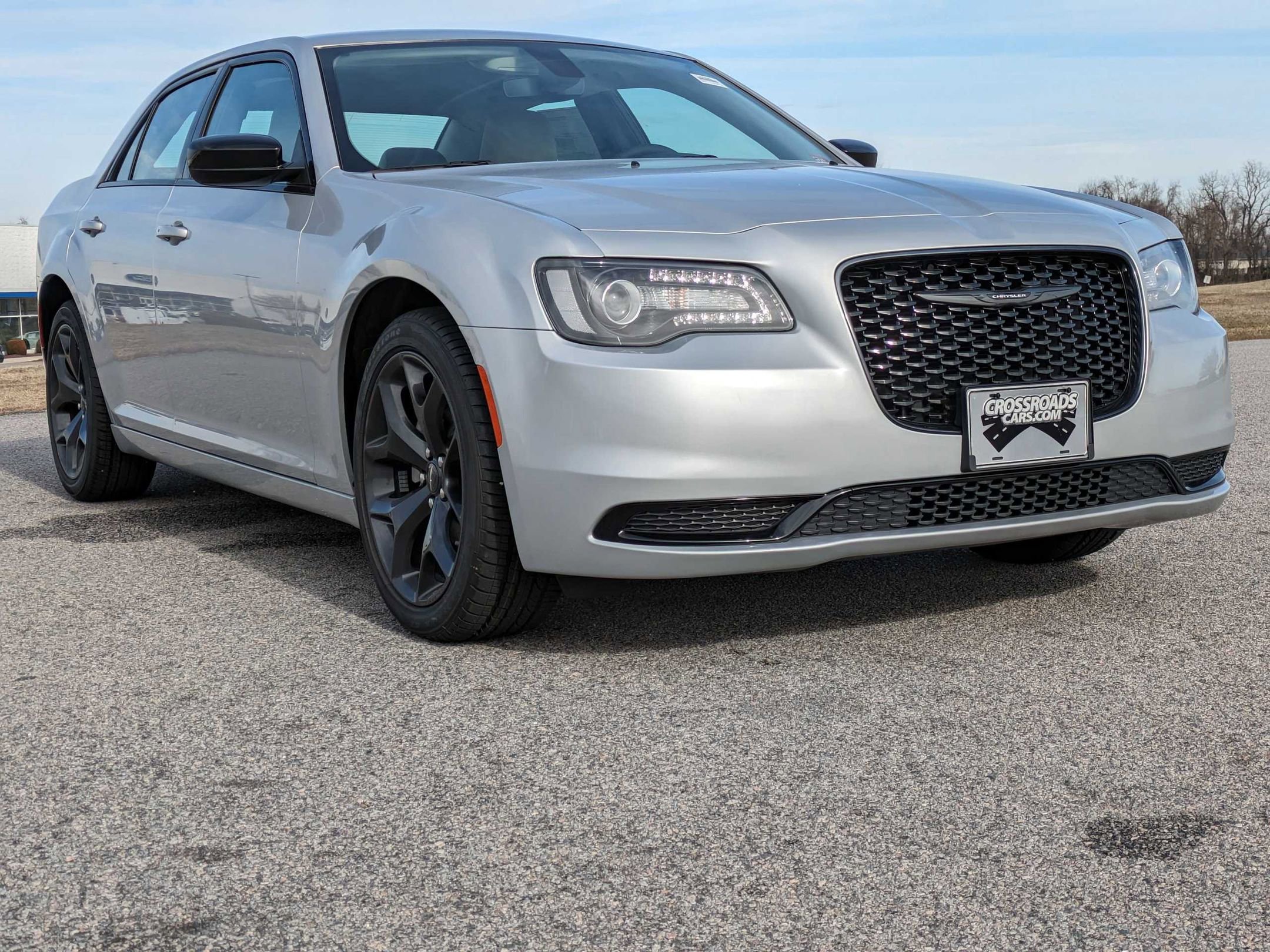 Used 2023 Chrysler 300 Touring w/ Sport Appearance Package image 7