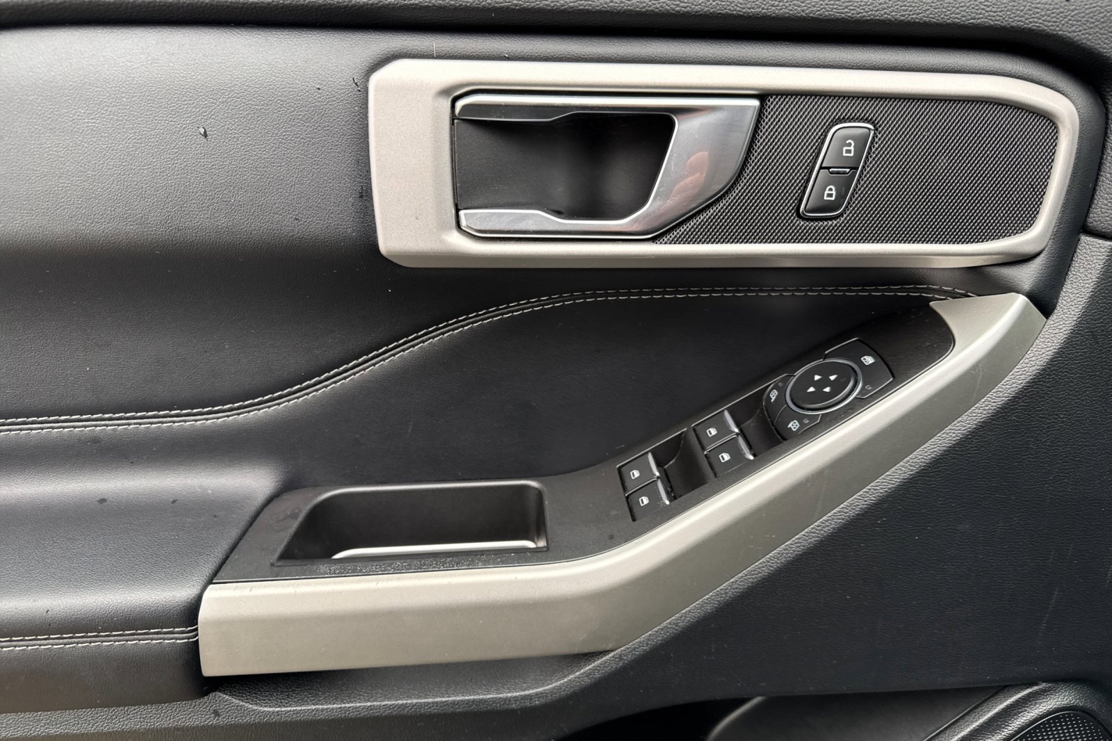 Certified 2021 Ford Explorer XLT image 11