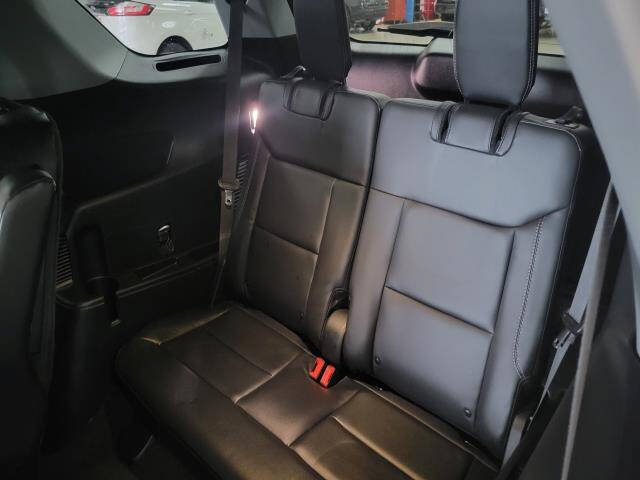 Certified 2023 Ford Explorer XLT w/ Equipment Group 202A AWD/4WD image 9