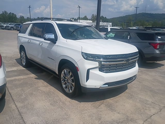 Used 2023 Chevrolet Suburban Premier AWD/4WD image 3