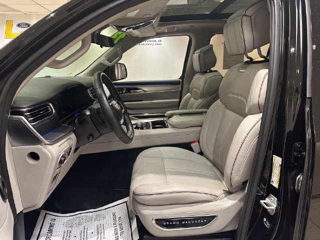 Used 2023 Jeep Grand Wagoneer Series II w/ Premium Group II AWD/4WD image 7