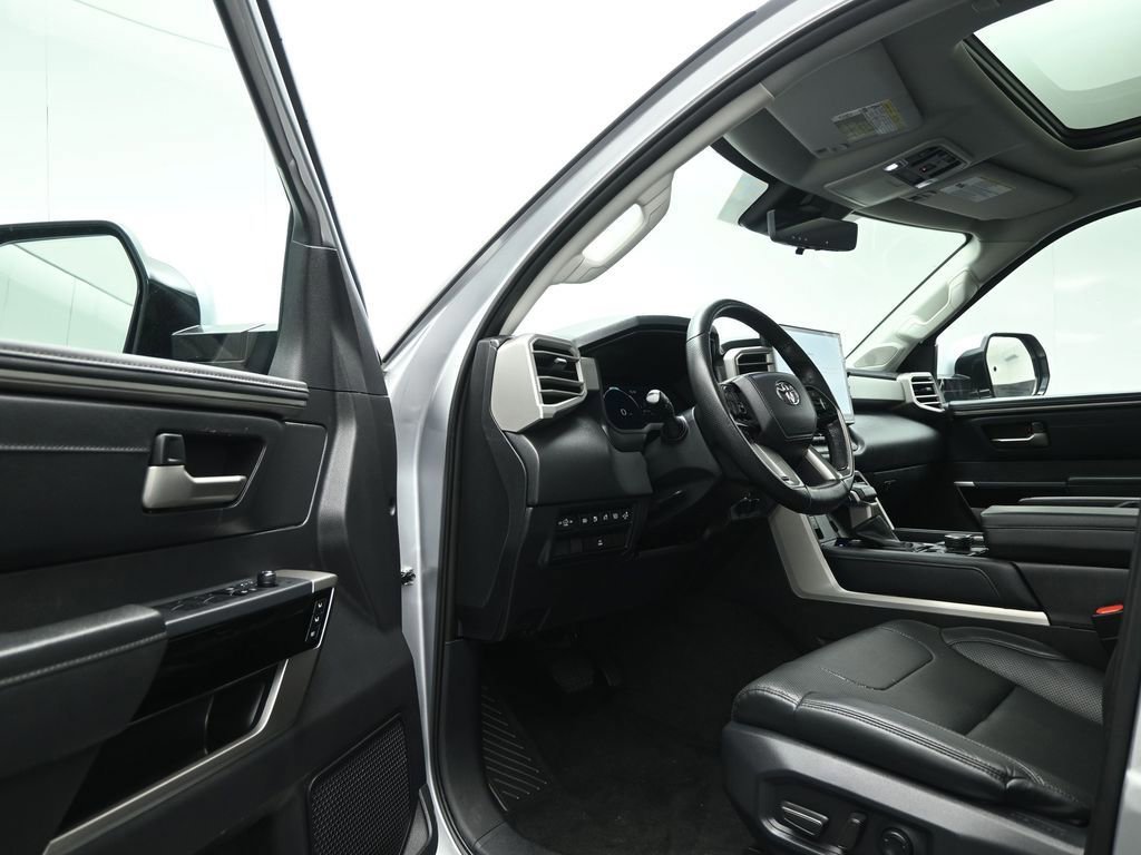 Used 2022 Toyota Tundra Limited image 32