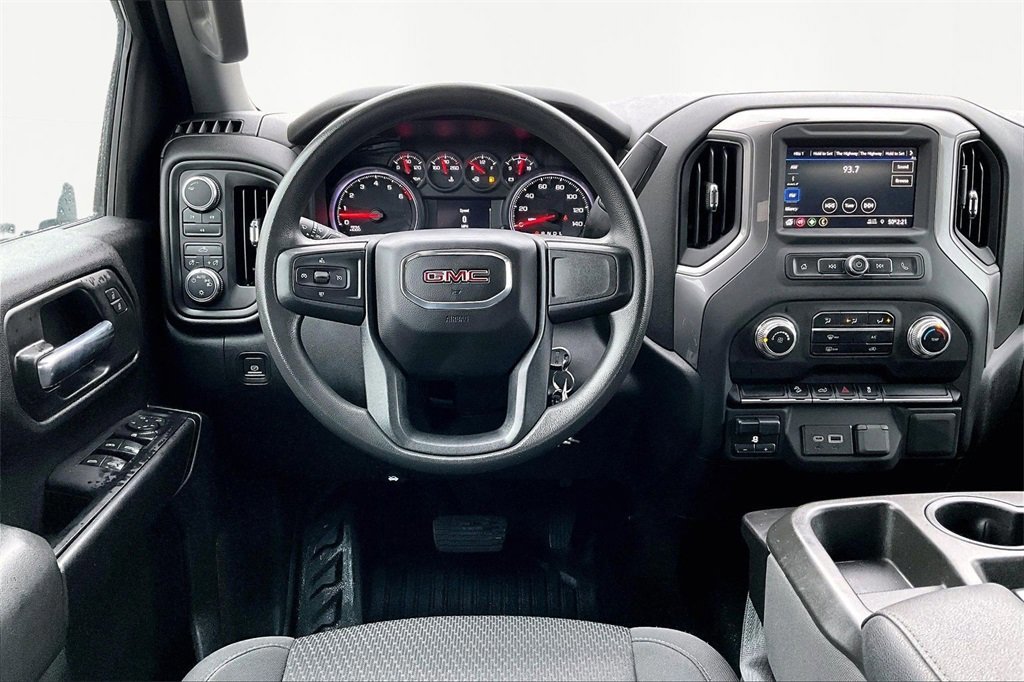 Used 2022 GMC Sierra 2500 Pro w/ Convenience Package image 7