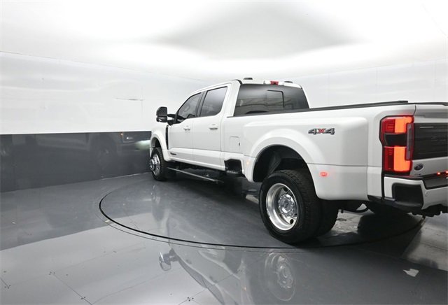 Certified 2025 Ford F450 Platinum image 5