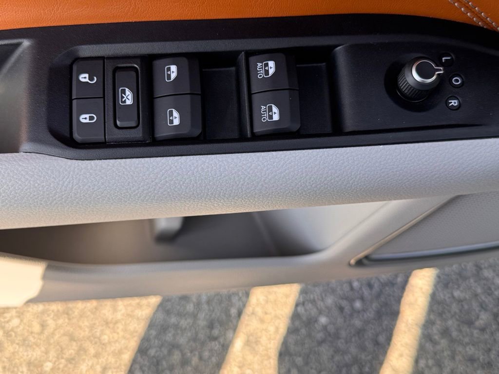 Used 2022 Jeep Compass Limited w/ Mopar Graphics Package image 16