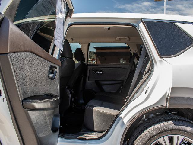 Used 2021 Nissan Rogue SV FWD image 23