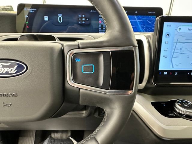 Certified 2025 Ford Expedition Active image 33