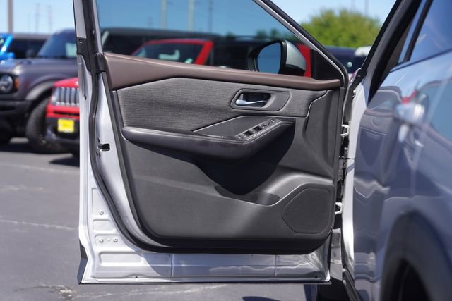 Used 2022 Nissan Rogue SV FWD image 30