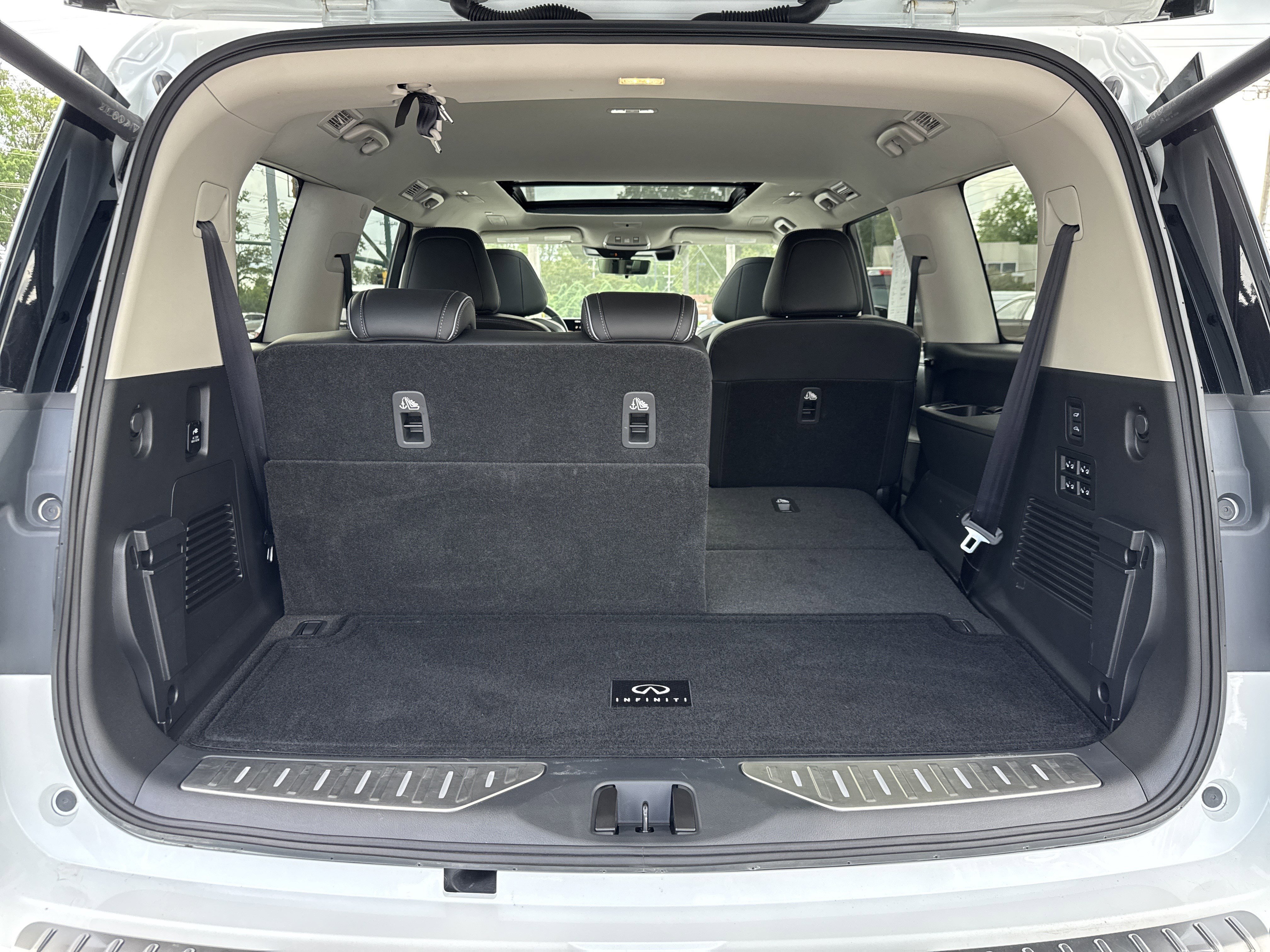 Used 2025 INFINITI QX80 Sensory w/ Exterior Package AWD/4WD image 13