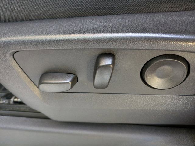 Used 2025 Chevrolet Silverado 2500 LT w/ Convenience Package image 19