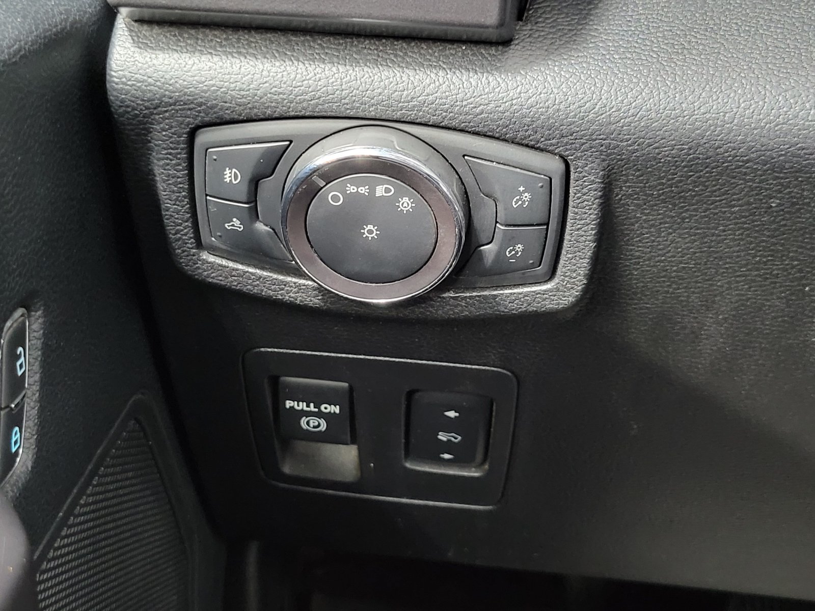 Certified 2019 Ford F150 XLT w/ Equipment Group 302A Luxury AWD/4WD image 14