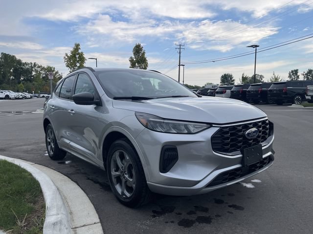Certified 2024 Ford Escape ST-Line AWD/4WD image 7