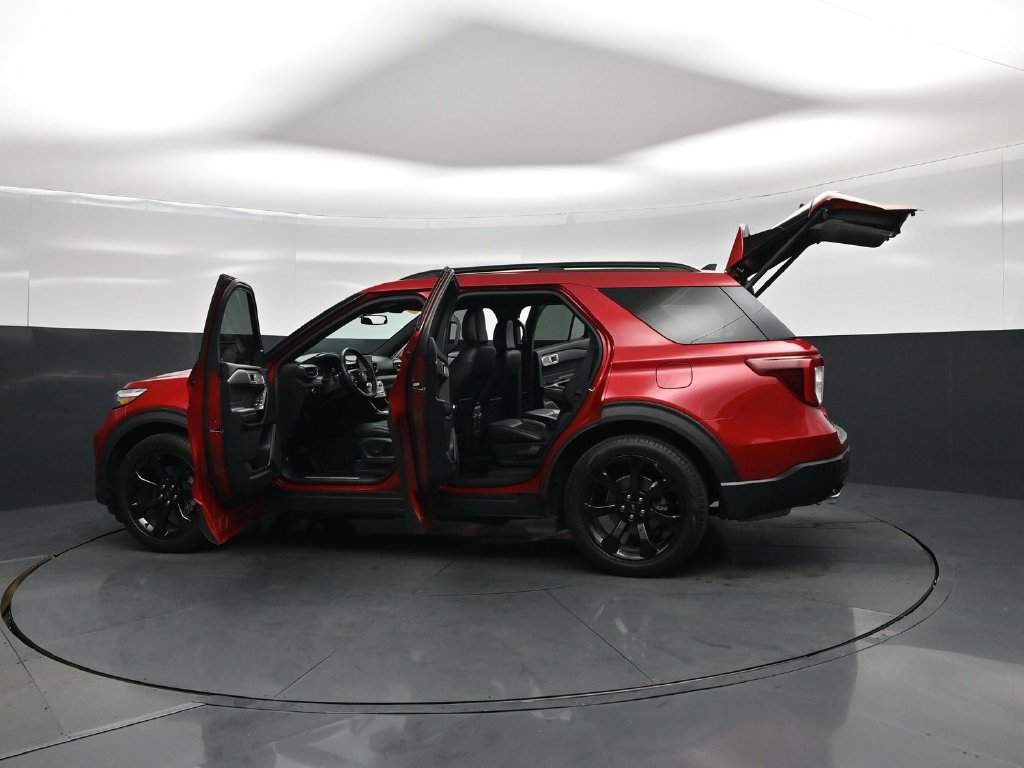 Certified 2024 Ford Explorer ST-Line w/ Class IV Trailer Tow Package RWD image 36